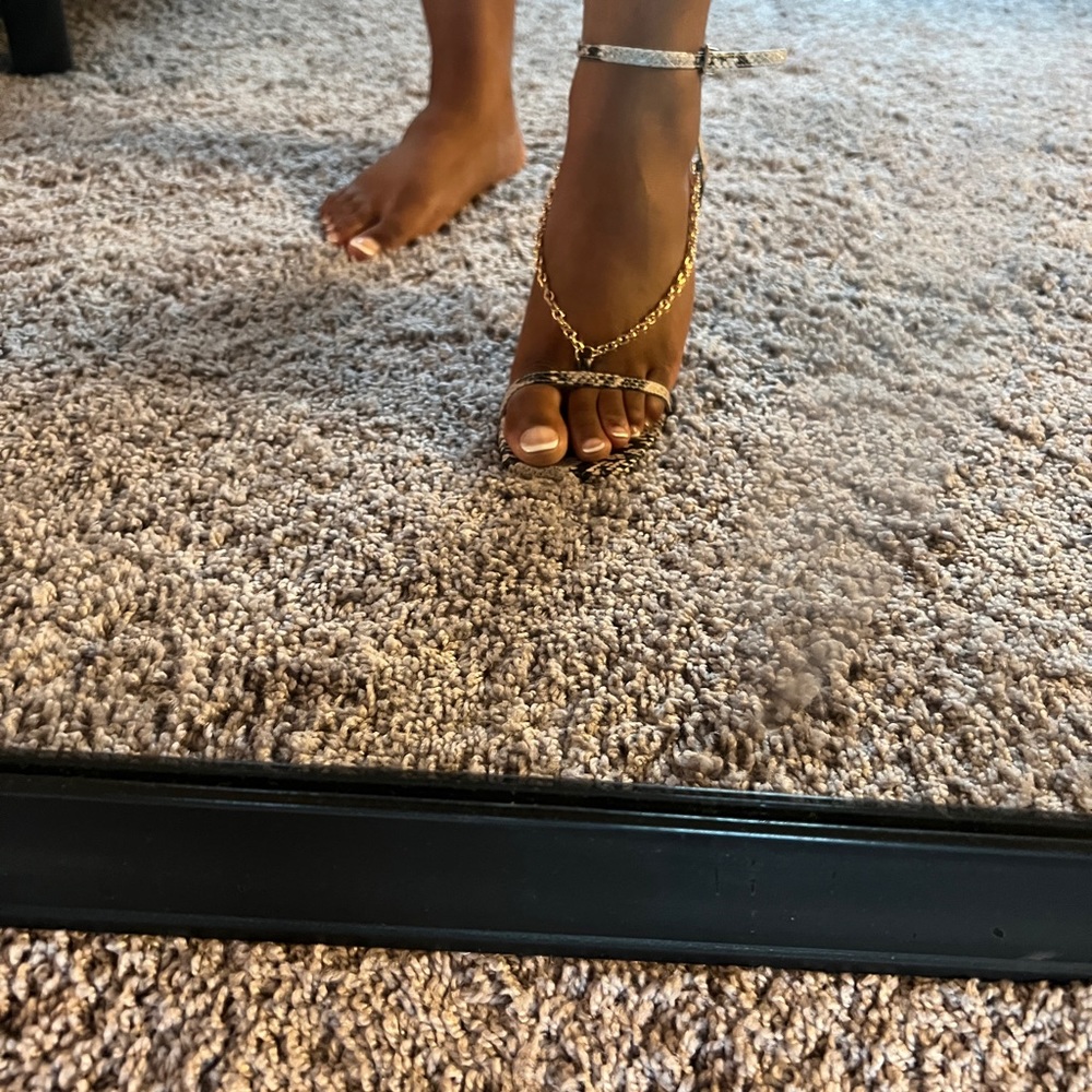 Express Heels - Picture 6 of 6
